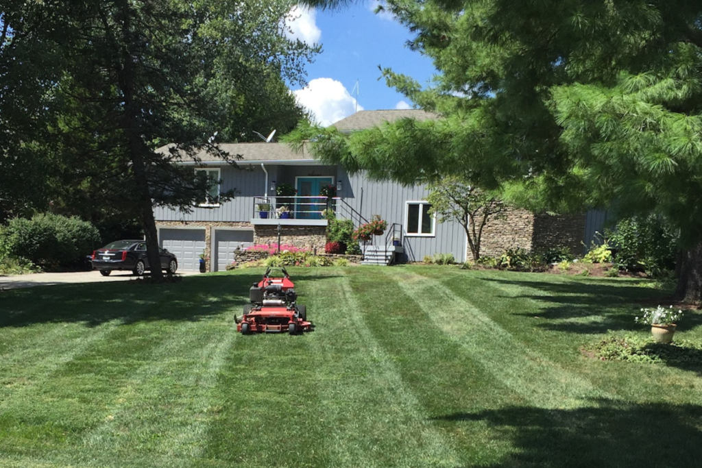 Residential Lawn Mowing | Local Lawns LLC