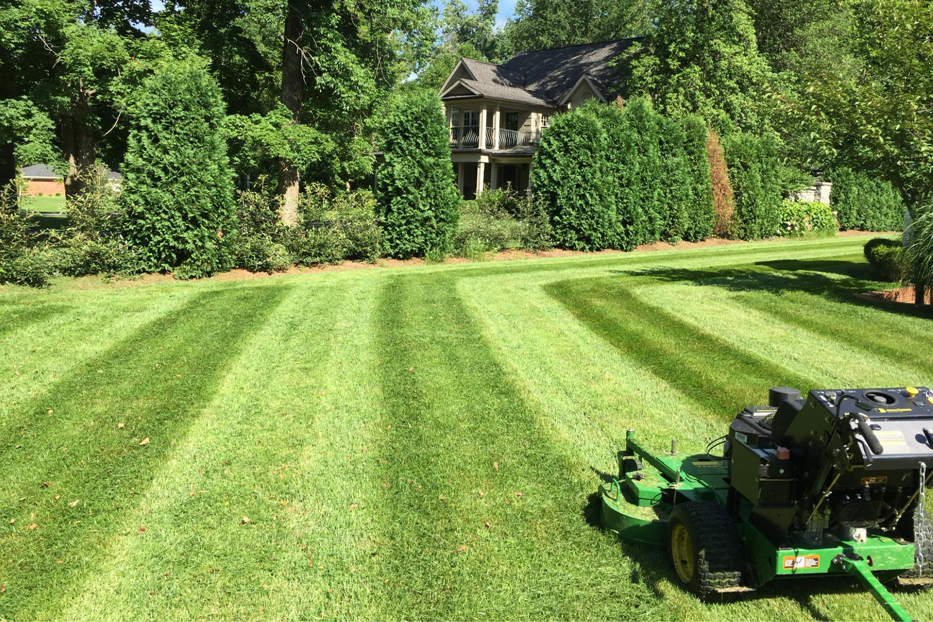 Residential Lawn Mowing | Local Lawns LLC